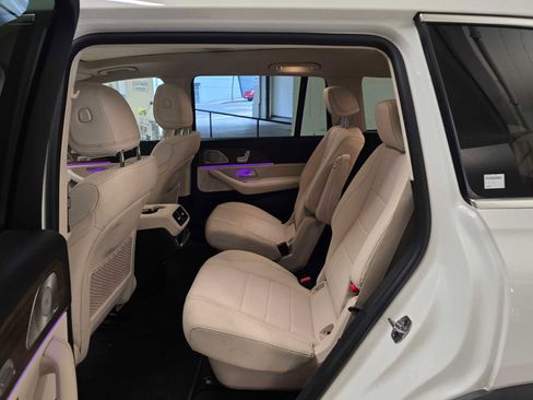 Used 2025 Mercedes-Benz GLS 450 4MATIC image 19