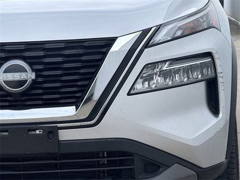 Used 2022 Nissan Rogue SV image 8