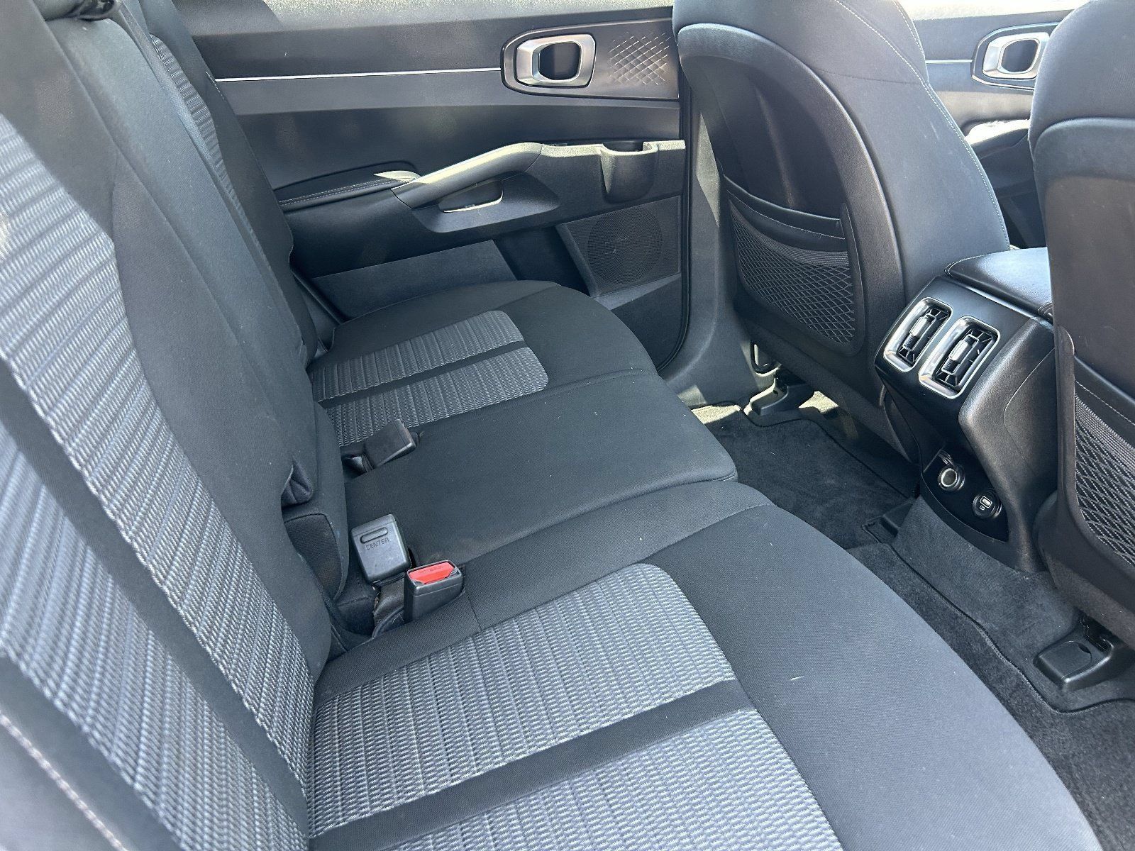 Used 2021 Kia Sorento LX AWD/4WD image 14