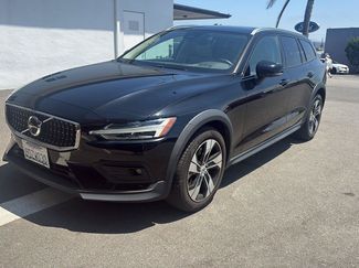 Used 2023 Volvo V60 B5 Cross Country Plus AWD/4WD video 1