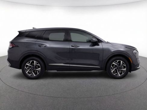 Used 2025 Kia Sportage LX image 11
