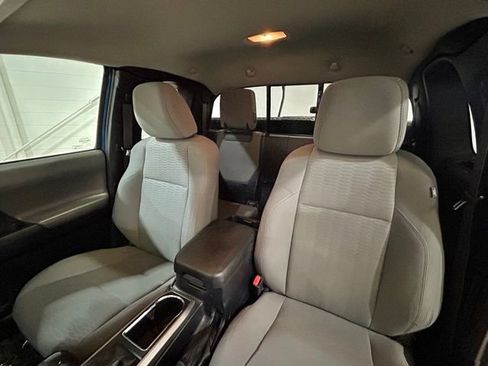 Used 2018 Toyota Tacoma SR5 AWD/4WD image 52