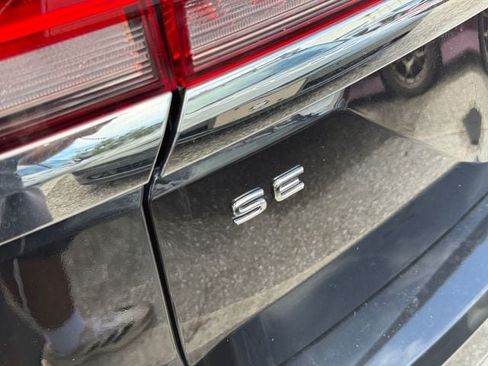 Used 2025 Volkswagen Atlas SE FWD image 8