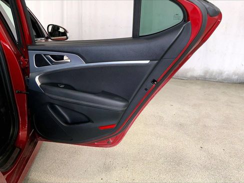 Used 2020 Genesis G70 2.0T w/ Elite Package RWD image 23