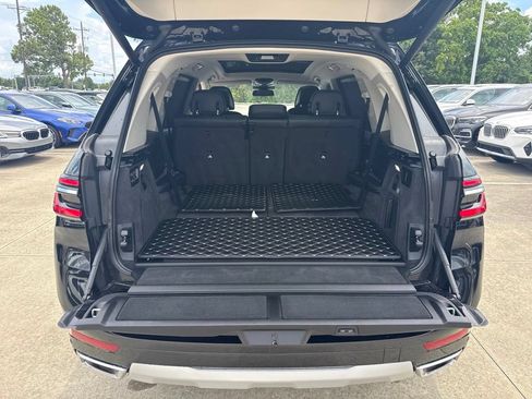 Used 2024 BMW X7 xDrive40i w/ Premium Package AWD/4WD image 32