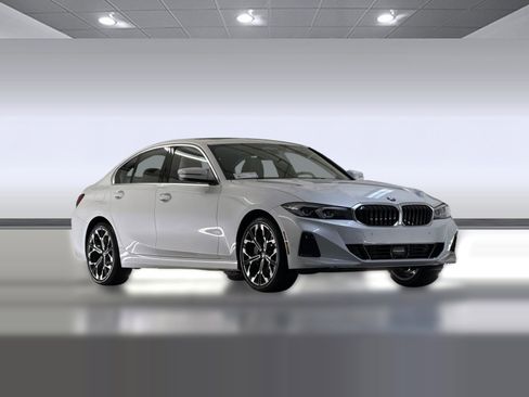 New 2026 BMW 330i Sedan RWD image 7