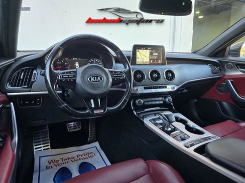 Used 2018 Kia Stinger GT2 image 17