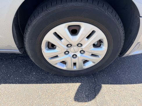 Used 2019 Dodge Grand Caravan SE w/ UConnect Hands-Free Group FWD image 9