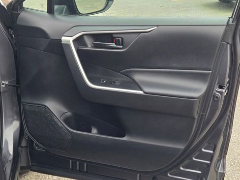 Used 2020 Toyota RAV4 LE w/ All Weather Liner Package AWD/4WD image 8
