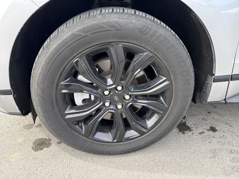 Used 2022 Ford Edge SE w/ Black Appearance Package image 11