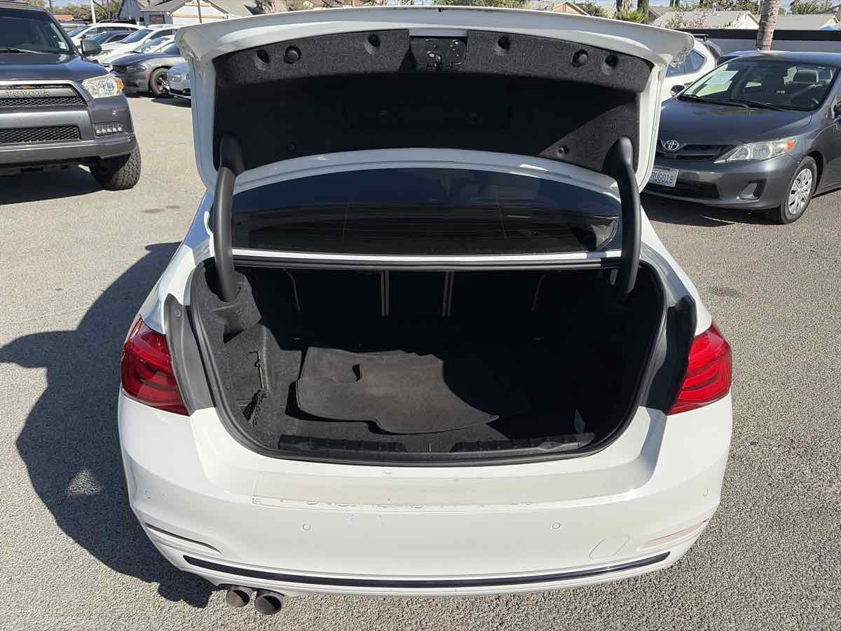Used 2018 BMW 330i Sedan w/ Convenience Package RWD image 19