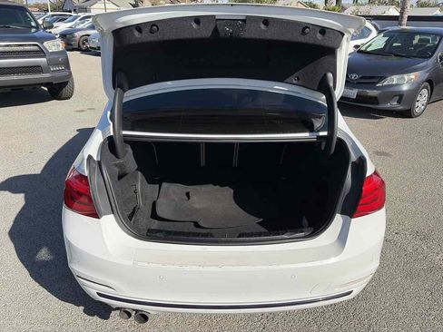 Used 2018 BMW 330i Sedan w/ Convenience Package RWD image 19