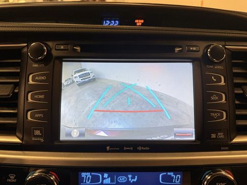 Used 2019 Toyota Highlander Limited Platinum AWD/4WD image 22