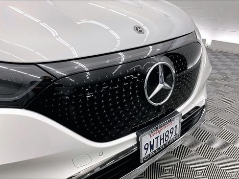 Used 2026 Mercedes-Benz EQE 320 4MATIC SUV image 28