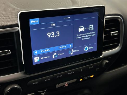 Used 2025 Hyundai Venue SEL image 13