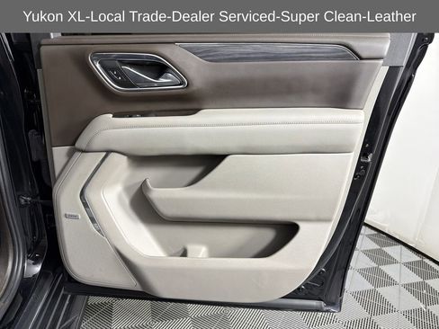 Used 2022 GMC Yukon XL SLT w/ SLT Luxury Package image 15