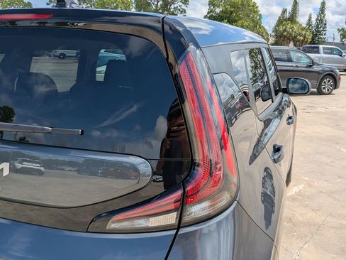Certified 2025 Kia Soul LX FWD image 11