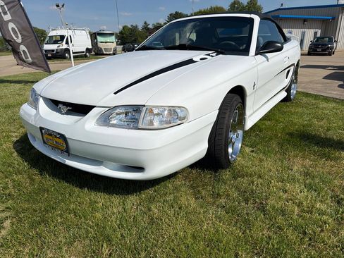 Used 1996 Ford Mustang Convertible RWD image 30
