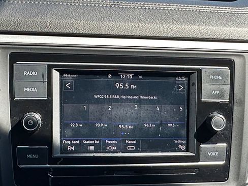 Used 2022 Volkswagen Atlas Cross Sport SE image 14