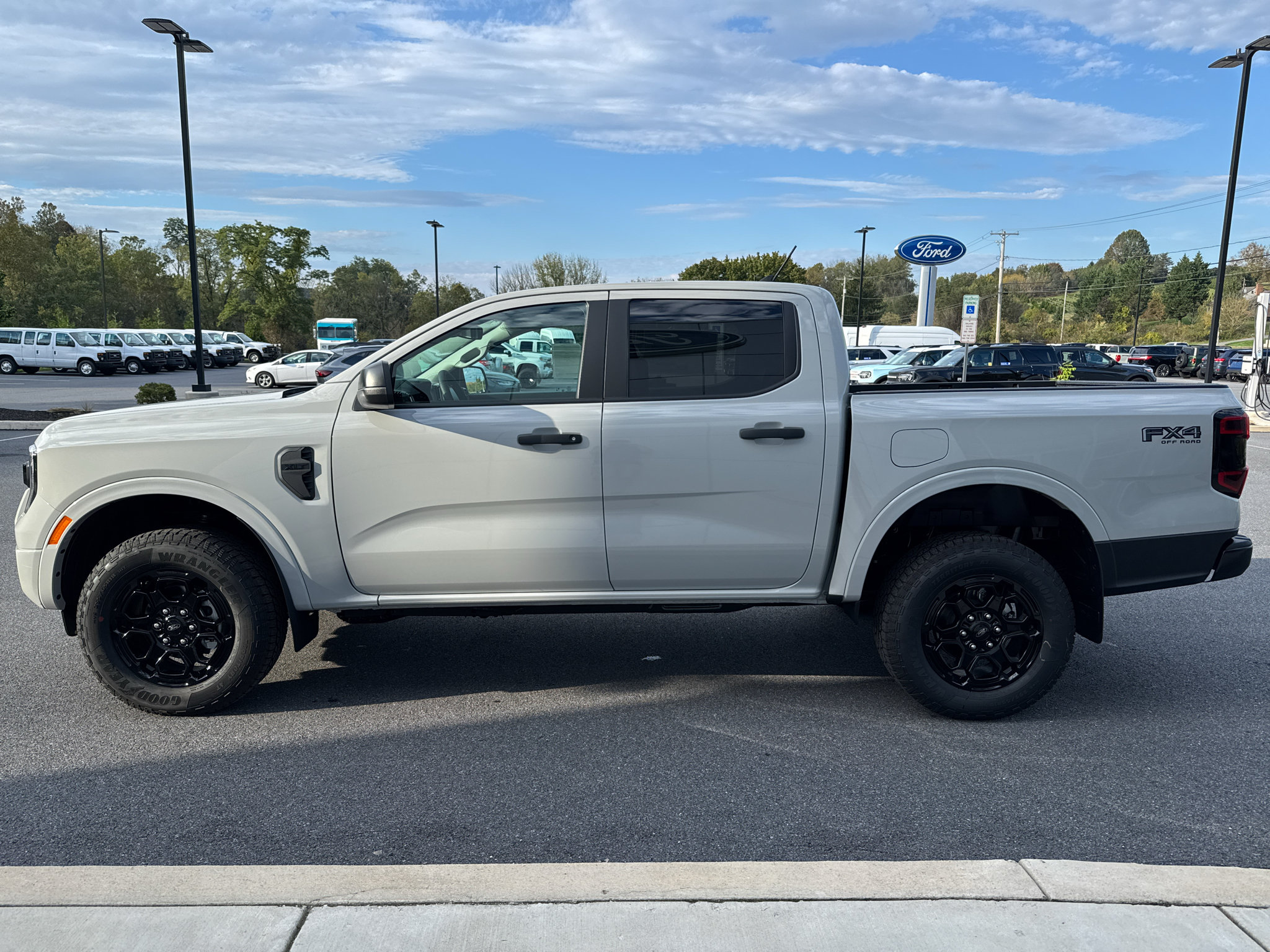 New 2026 Ford Ranger XLT w/ FX4 Off-Road Package AWD/4WD image 11