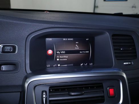 Used 2018 Volvo V60 T5 Cross Country AWD/4WD image 28