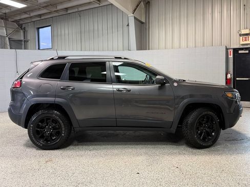 Used 2019 Jeep Cherokee Trailhawk AWD/4WD image 7