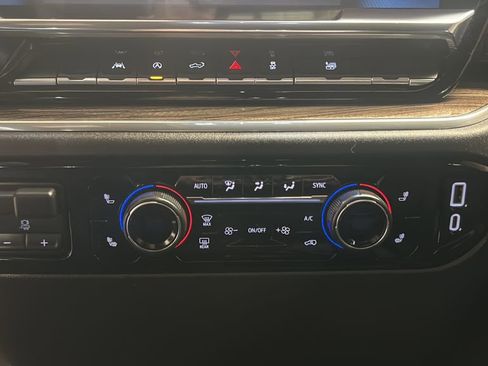 Used 2025 Chevrolet Silverado 1500 LT image 26