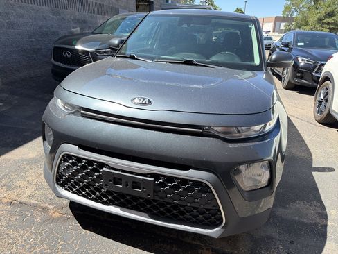 Used 2021 Kia Soul S FWD image 2