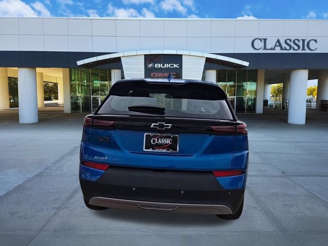 Used 2022 Chevrolet Bolt EUV LT w/ Convenience Package FWD image 8