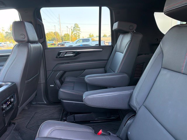 Used 2026 Chevrolet Suburban RST w/ Comfort Package RWD image 9