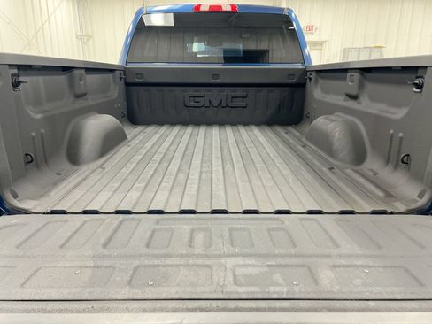 Used 2017 GMC Sierra 2500 SLE w/ HD SLE Preferred Plus Package AWD/4WD image 22