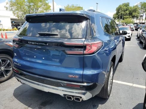 Used 2024 GMC Acadia Denali w/ Super Cruise Package FWD image 4