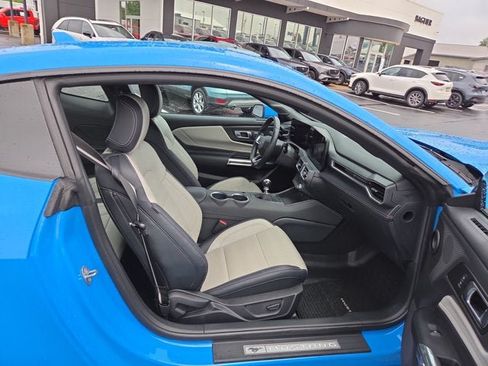 Used 2025 Ford Mustang GT Premium RWD image 13