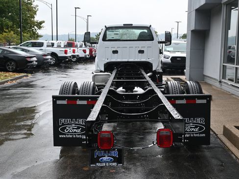 New 2026 Ford F750 2WD Regular Cab Super Duty image 3
