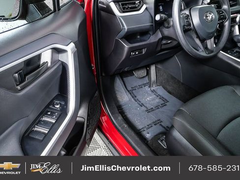 Used 2025 Toyota RAV4 LE image 8