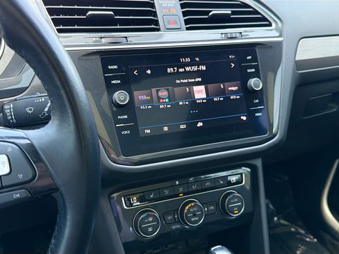 Used 2019 Volkswagen Tiguan SE w/ Panoramic Sunroof Package FWD image 26