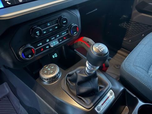 Certified 2025 Ford Bronco Heritage Edition image 5