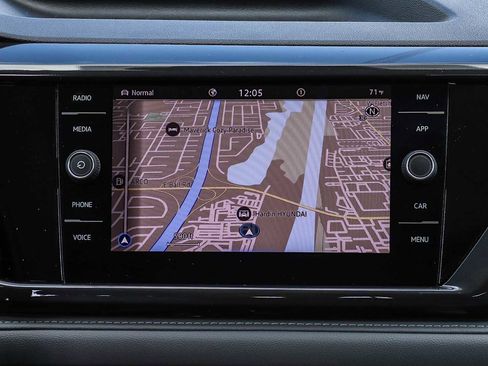 Used 2022 Volkswagen Taos SEL w/ Panoramic Sunroof Package image 15