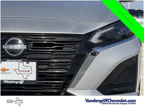 Used 2025 Nissan Altima 2.5 SV w/ SV Special Edition Package AWD/4WD image 5