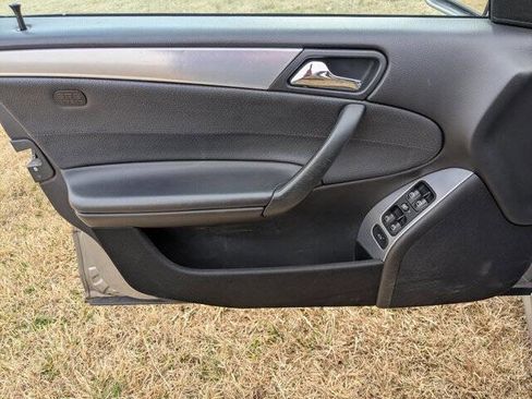 Used 2006 Mercedes-Benz C 230 Sedan image 12