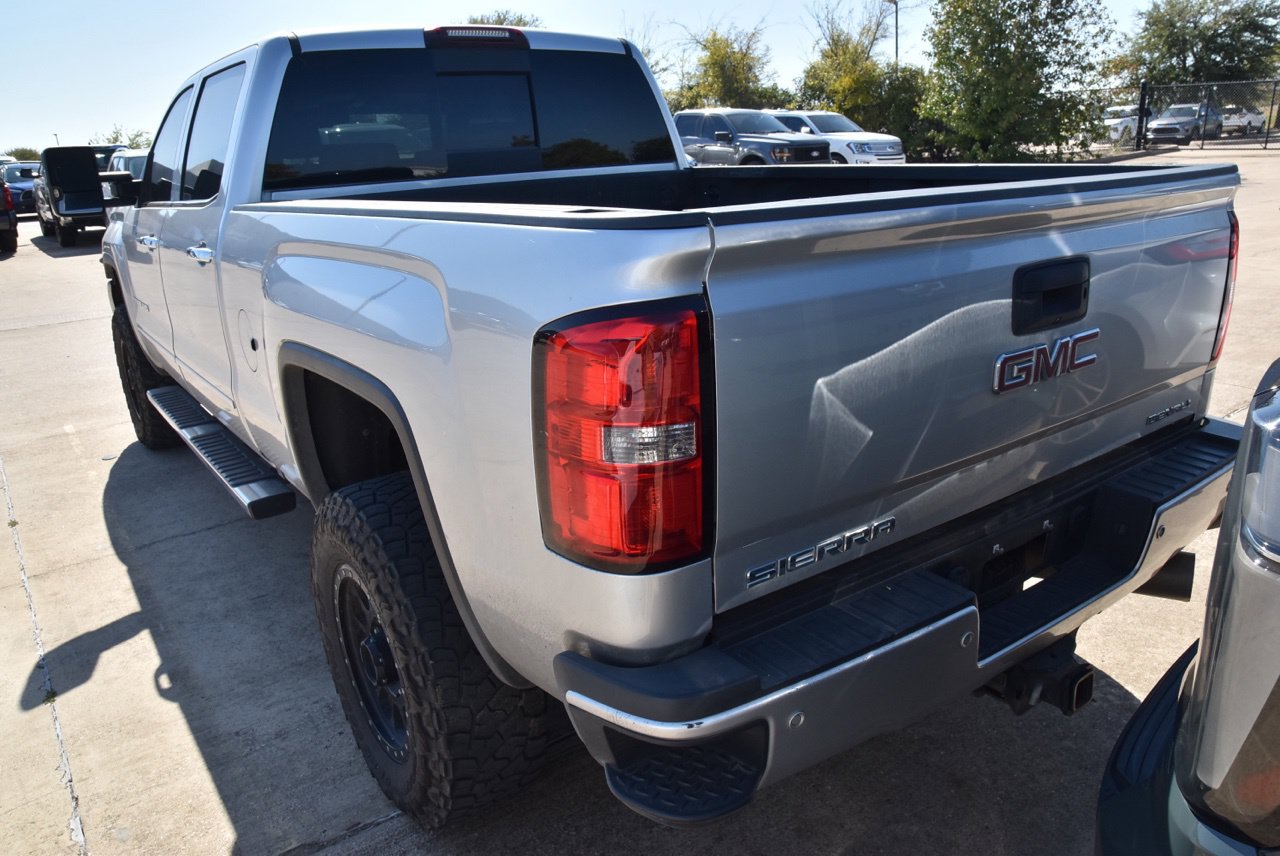 Used 2019 GMC Sierra 2500 Denali w/ Duramax Plus Package AWD/4WD image 7