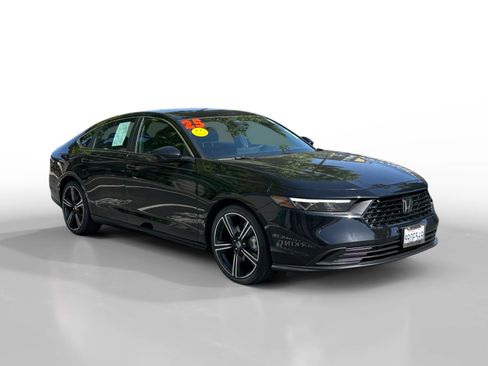 Used 2025 Honda Accord Sport image 7