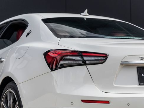 Used 2022 Maserati Ghibli Modena RWD image 12