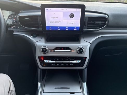 Used 2023 Ford Explorer XLT w/ Equipment Group 202A image 22