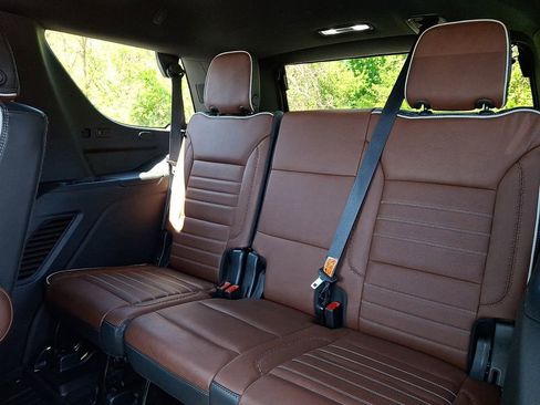 Certified 2023 GMC Yukon Denali Ultimate AWD/4WD image 10