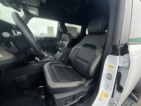 New 2025 Ford Bronco Outer Banks image 13