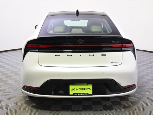 Used 2024 Toyota Prius XLE image 5