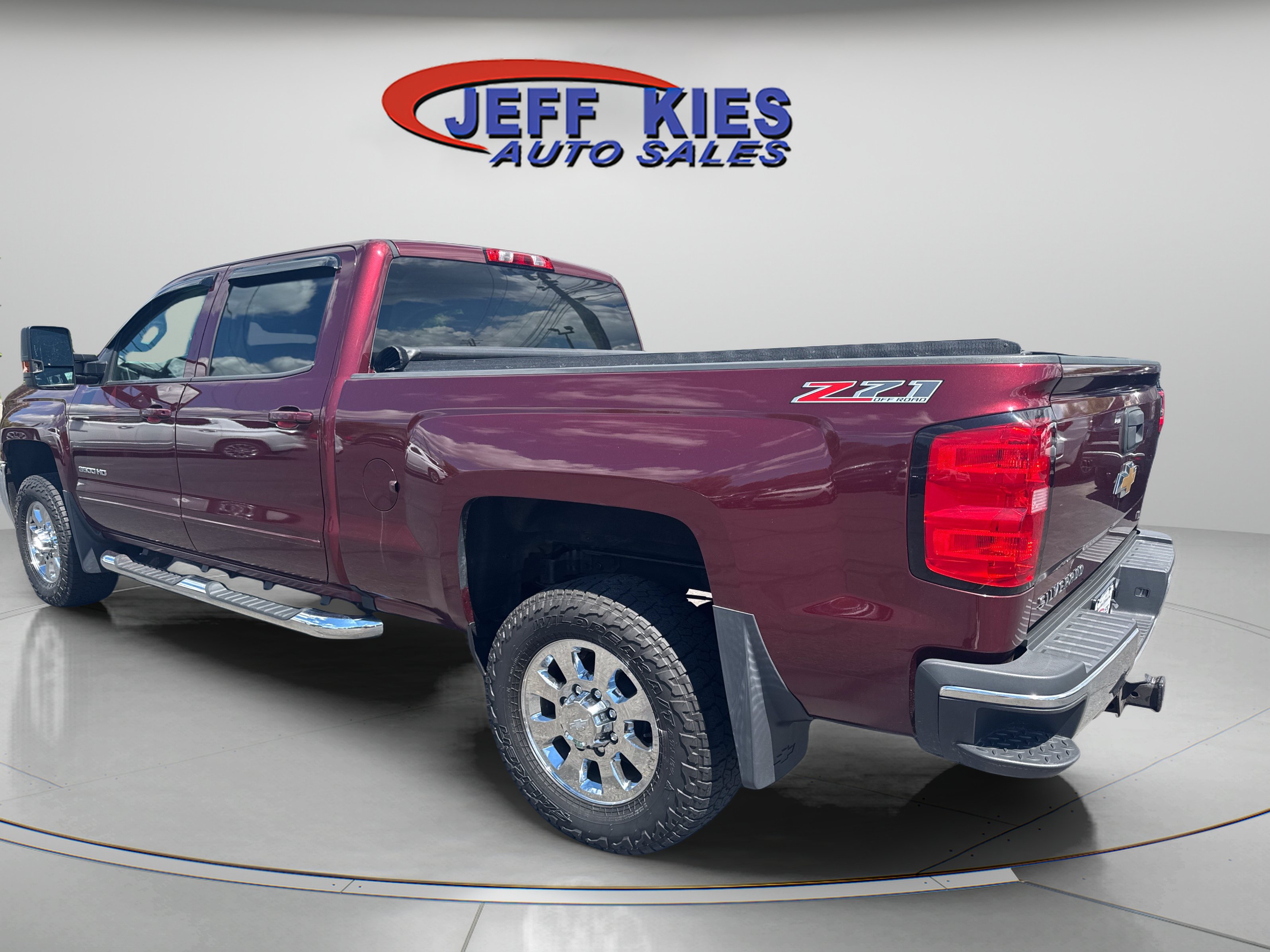 Used 2017 Chevrolet Silverado 3500 LT AWD/4WD image 4