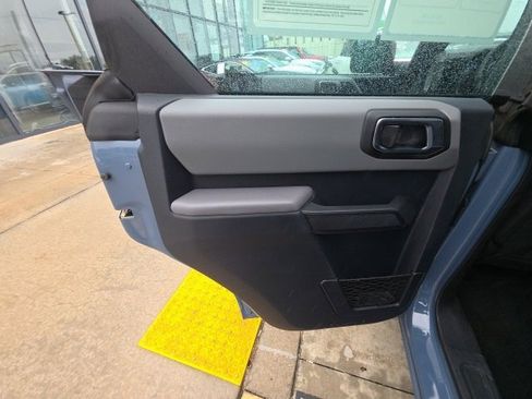 Used 2023 Ford Bronco Base image 21