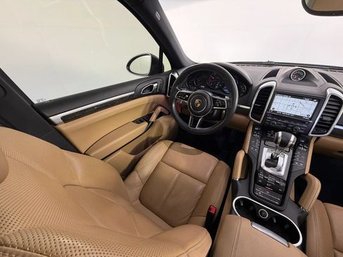 Used 2016 Porsche Cayenne AWD/4WD image 31